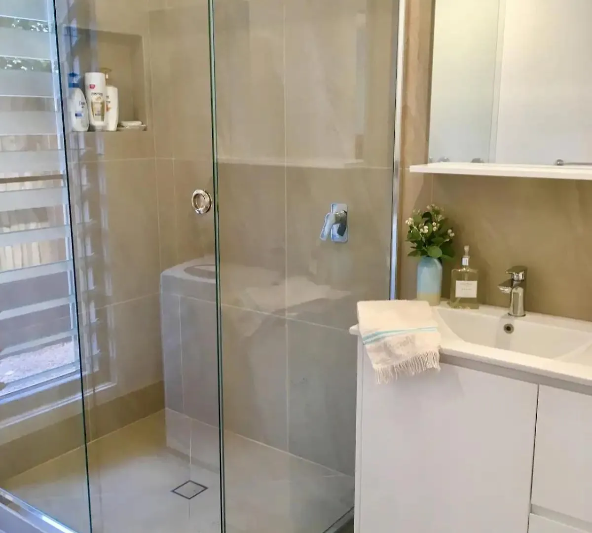 Apartment Noosa Bliss - Self Contained, Pool, Tennis, Gym