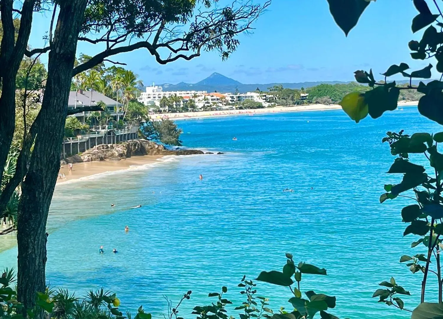 Noosa Bliss - Self Contained, Pool, Tennis, Gym Apartment